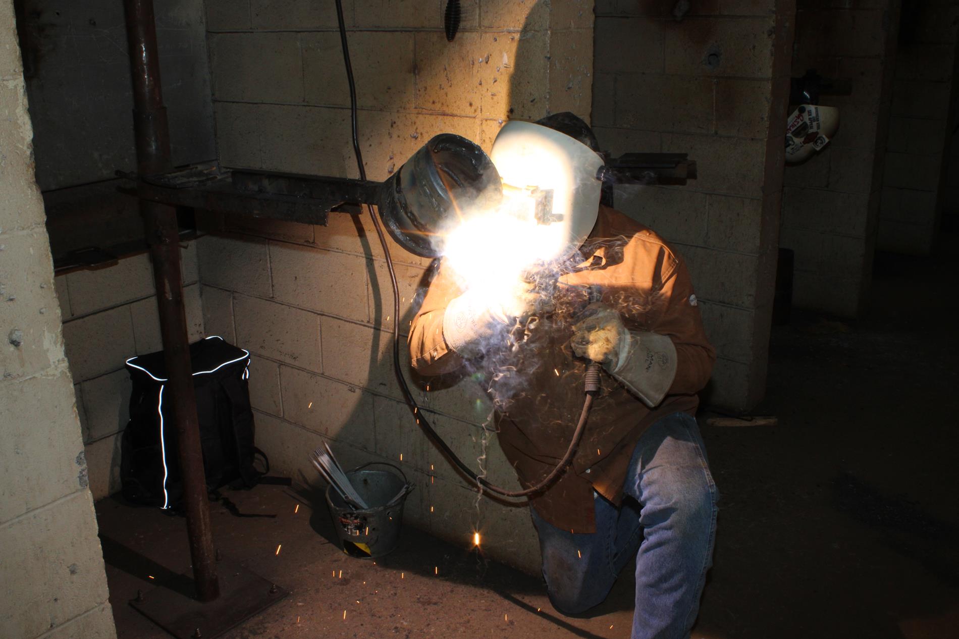 picture showing a welding student 