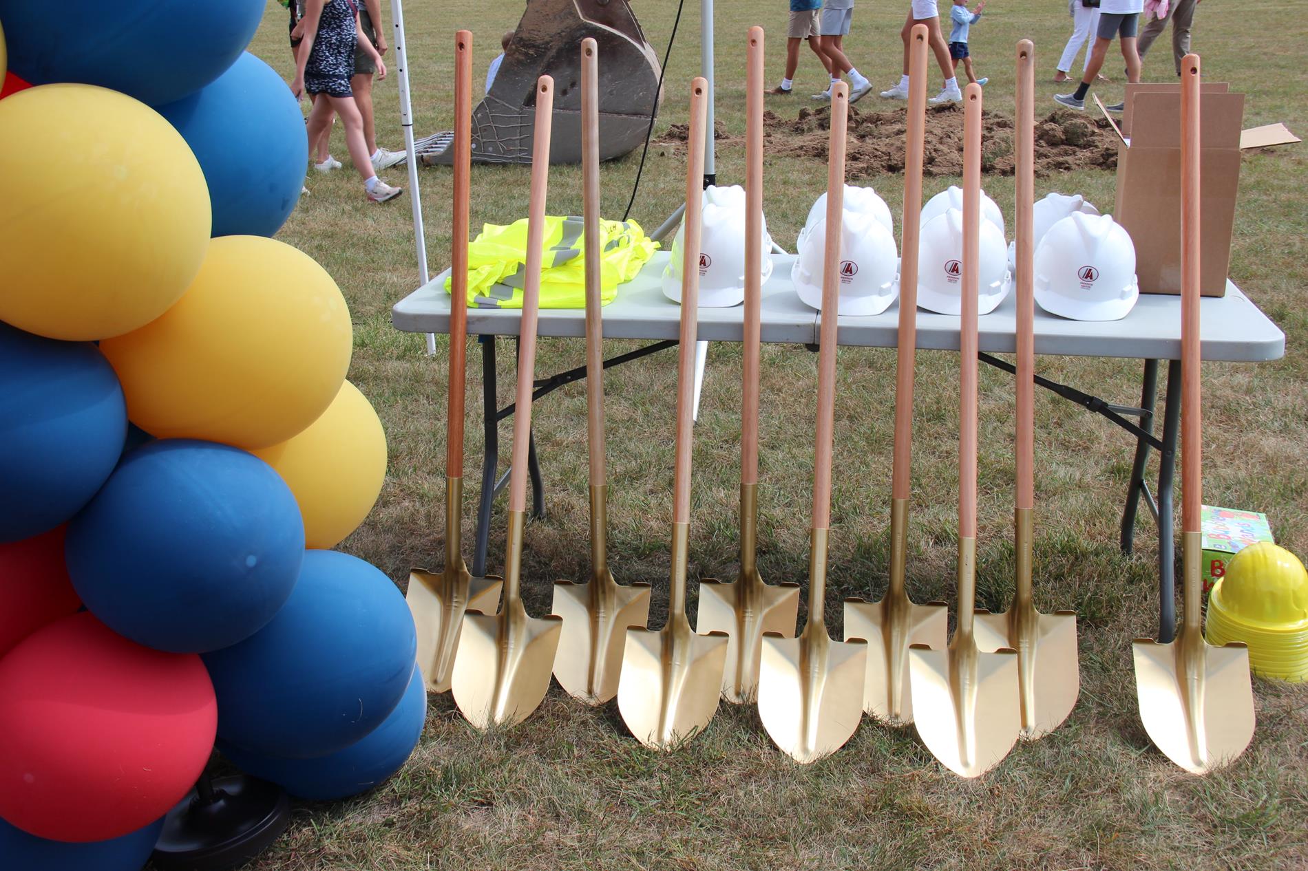 The golden shovels!