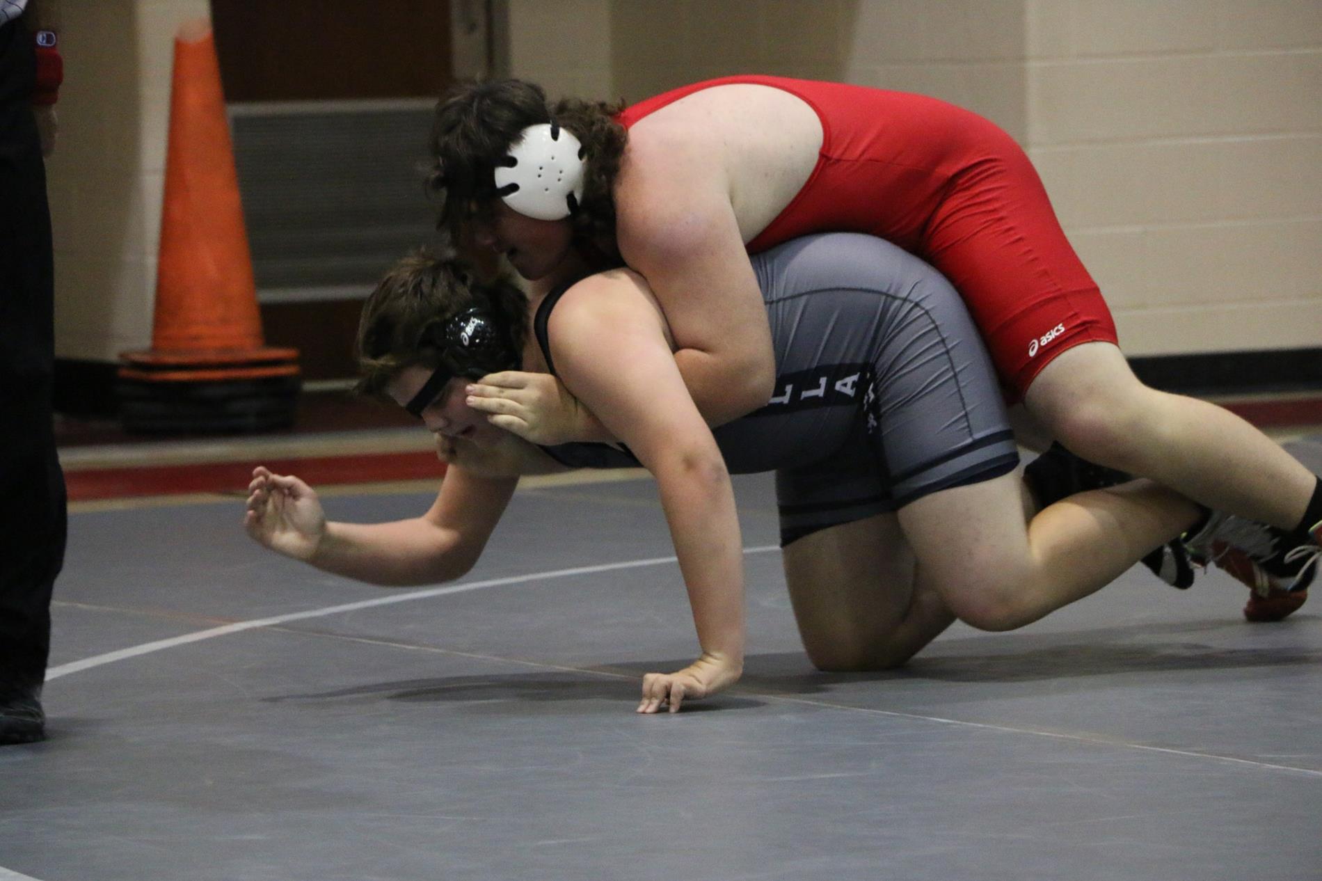 WMS Wrestling take down of opponent
