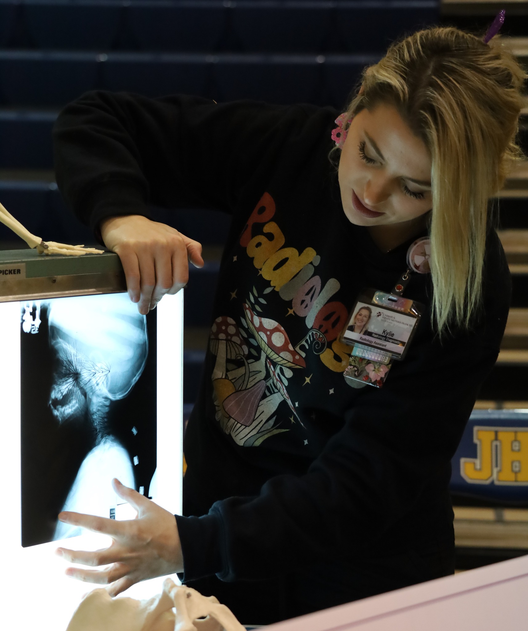 woman displaying xray