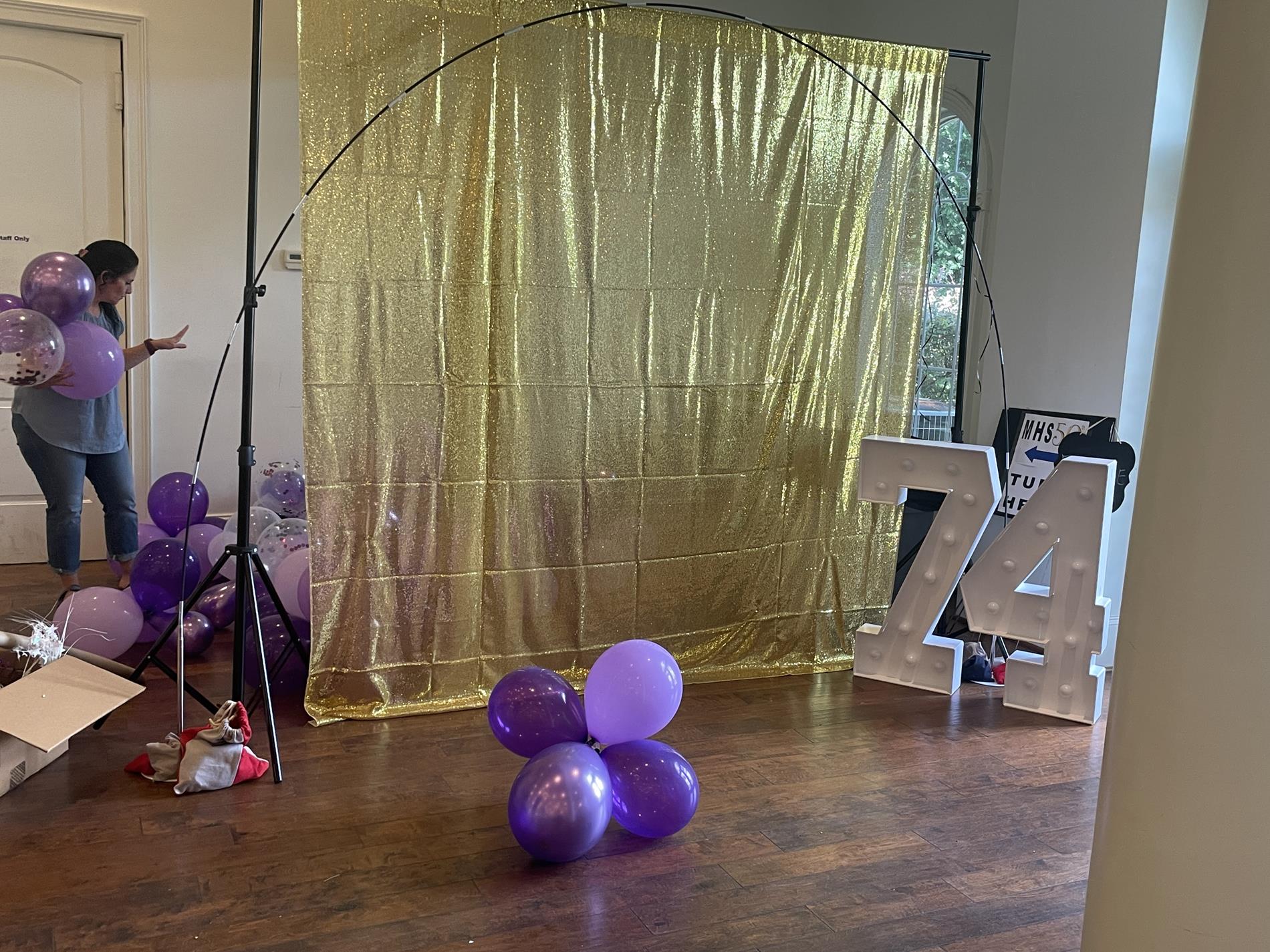 Balloon arch begins to form. Thanks to Daphne Perkins Davis for her help and guidance.