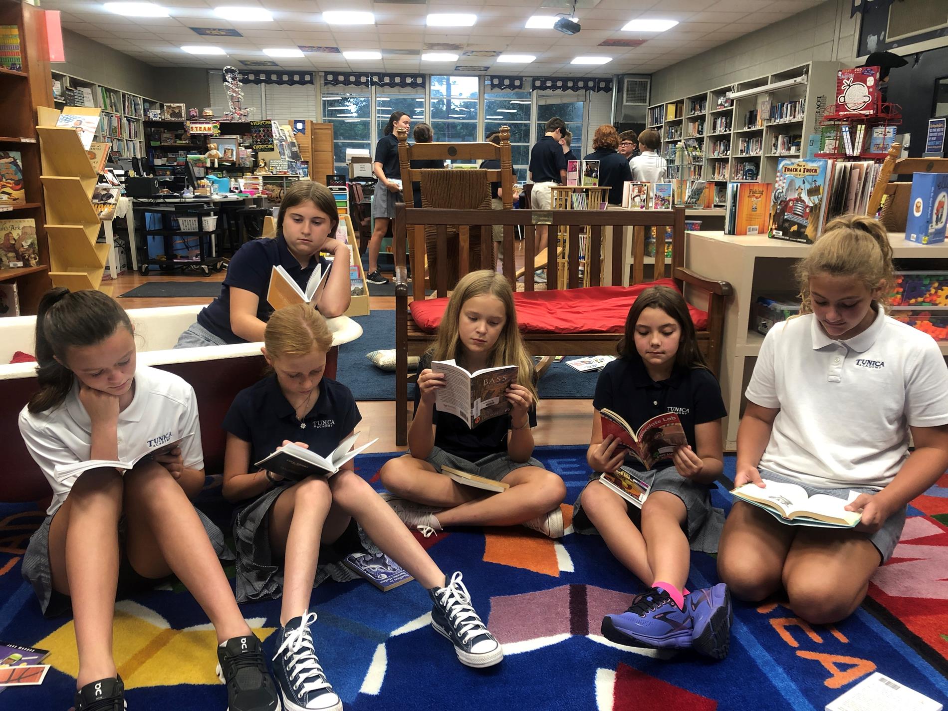 kids in library