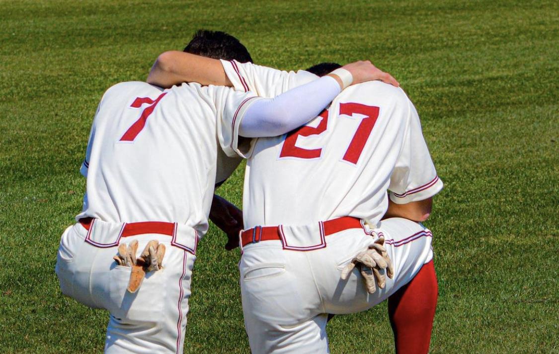 baseball players kneeling to pray baseball players kneeling to pray